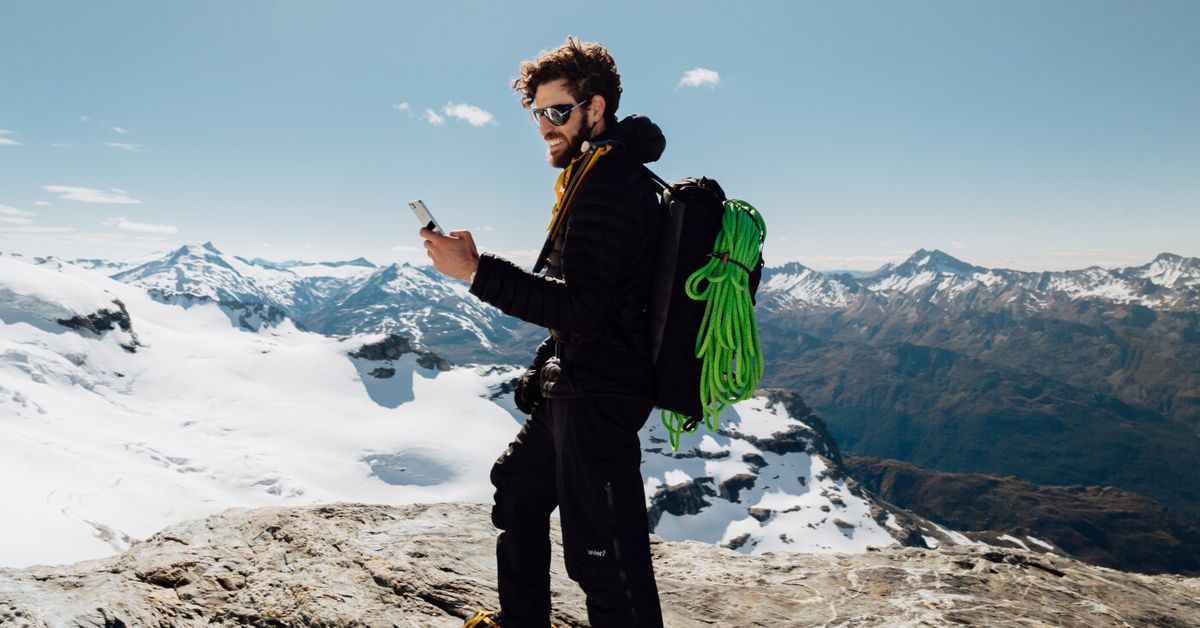 New Zealand Launches First Nationwide Satellite Texting Service via Starlink